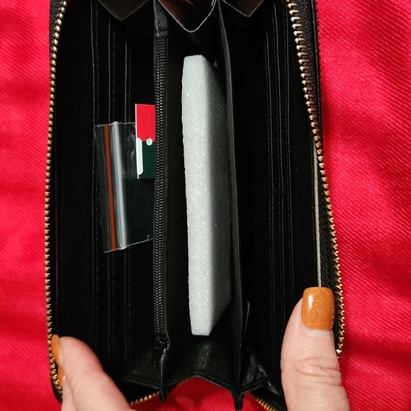 Greco Wallet - Picture 2 of 2